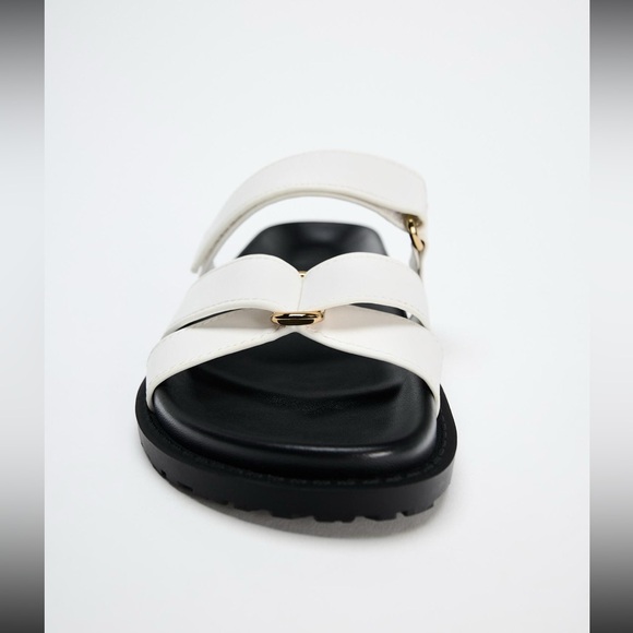 Zara Contrasting Flat Sandals - Picture 2 of 6